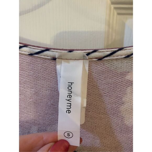 HONEY ME TOP BABY DOLL LONG SLEEVE BOHO MAUVE FLOWER PRINT V NECK SZ S NWT - Picture 2 of 10